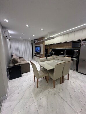 Interior - Apartamento em Bombinhas com Piscina (Bombinhas)