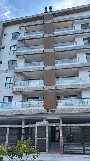 Exterior - Apartamento em Bombinhas com Piscina (Bombinhas)