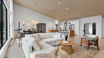 Chalet | Area keluarga | Smart TV, foosball, dan meja tenis meja