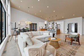 Chalet | Living area | Smart TV, table football, ping pong - L'Orignal et L'Érable by Tremblant Platinum (La Conception)