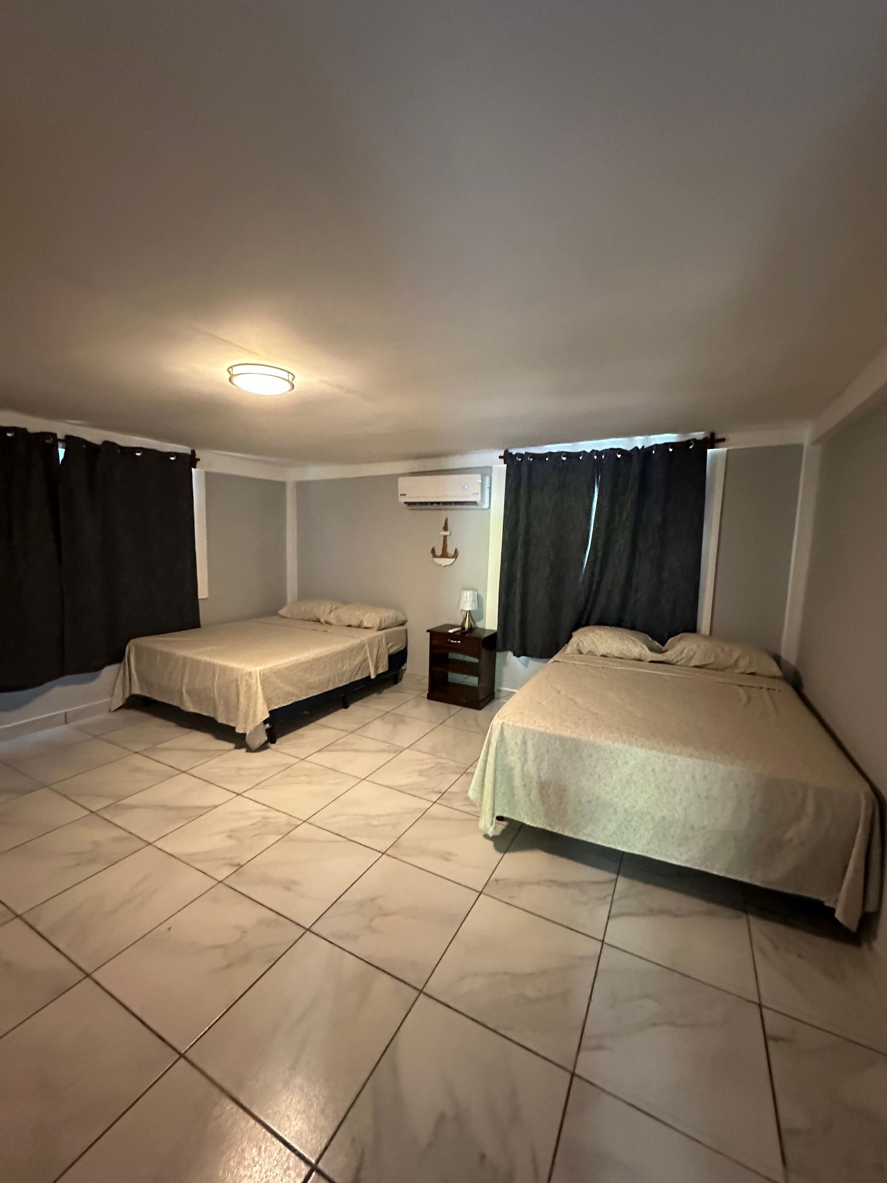 Wifi gratis y ropa de cama 