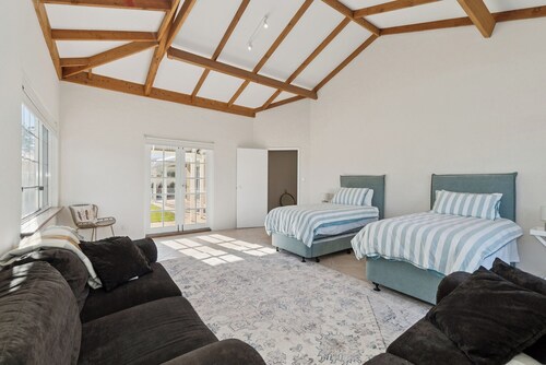 Ayres Escape- Coastal Retreat