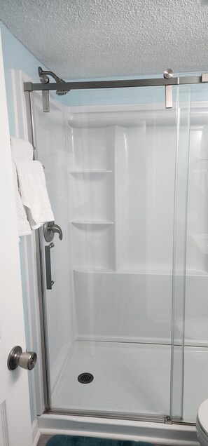 Håndklæder, Sæbe, Shampoo, Toiletpapir