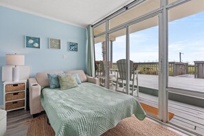 Room - Oceanfront Condo*Walkout Patio Beach Access*Steps to the Sea* (North Myrtle Beach)