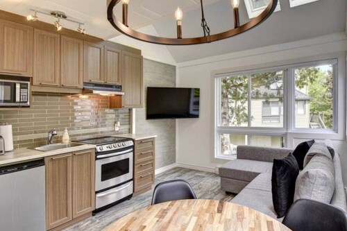 Mont Tremblant ~ La Cachette ~ Walk to the Hill & Village