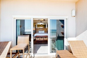 3 bedrooms, WiFi, bed sheets - Beachfront condo with panoramic Gulf views (Miramar Beach)