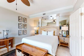3 bedrooms, WiFi, bed sheets - Beachfront condo with panoramic Gulf views (Miramar Beach)