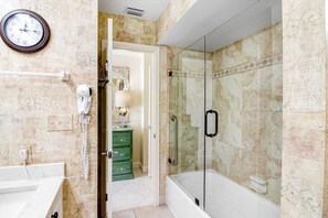 Shower, hair dryer, towels - 2BR Gulf-front condo w/ private balconies (Miramar Beach)
