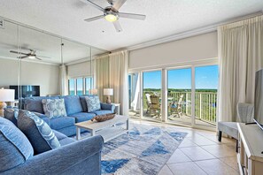 TV, DVD player - Gulf views from private balconies, beach access (Miramar Beach)
