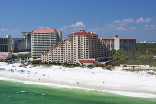 Beachfront luxury with panoramic Gulf views
