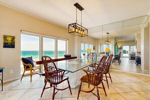 Dining - Exclusive beachfront condo w/private balcony (Miramar Beach)