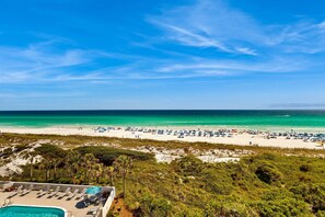 On the beach - Exclusive beachfront condo w/private balcony (Miramar Beach)