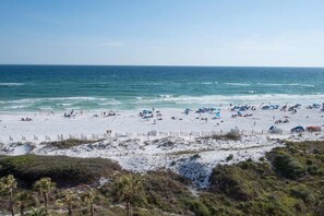 On the beach - Beachfront Gulf Views | Pool Access (Miramar Beach)