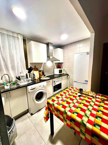 Cozy Double Room in Sant Martí - Near Metro & Library
