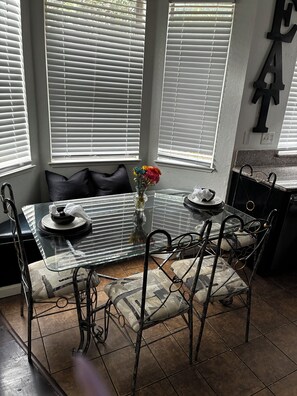 Dining - 3-bedroom house in delightful Antioch with cool AC breeze (Antioch)