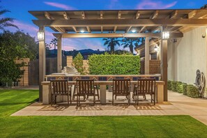 Outdoor dining - Palmetto - Gorgeous Half Acre Oasis (Indio)