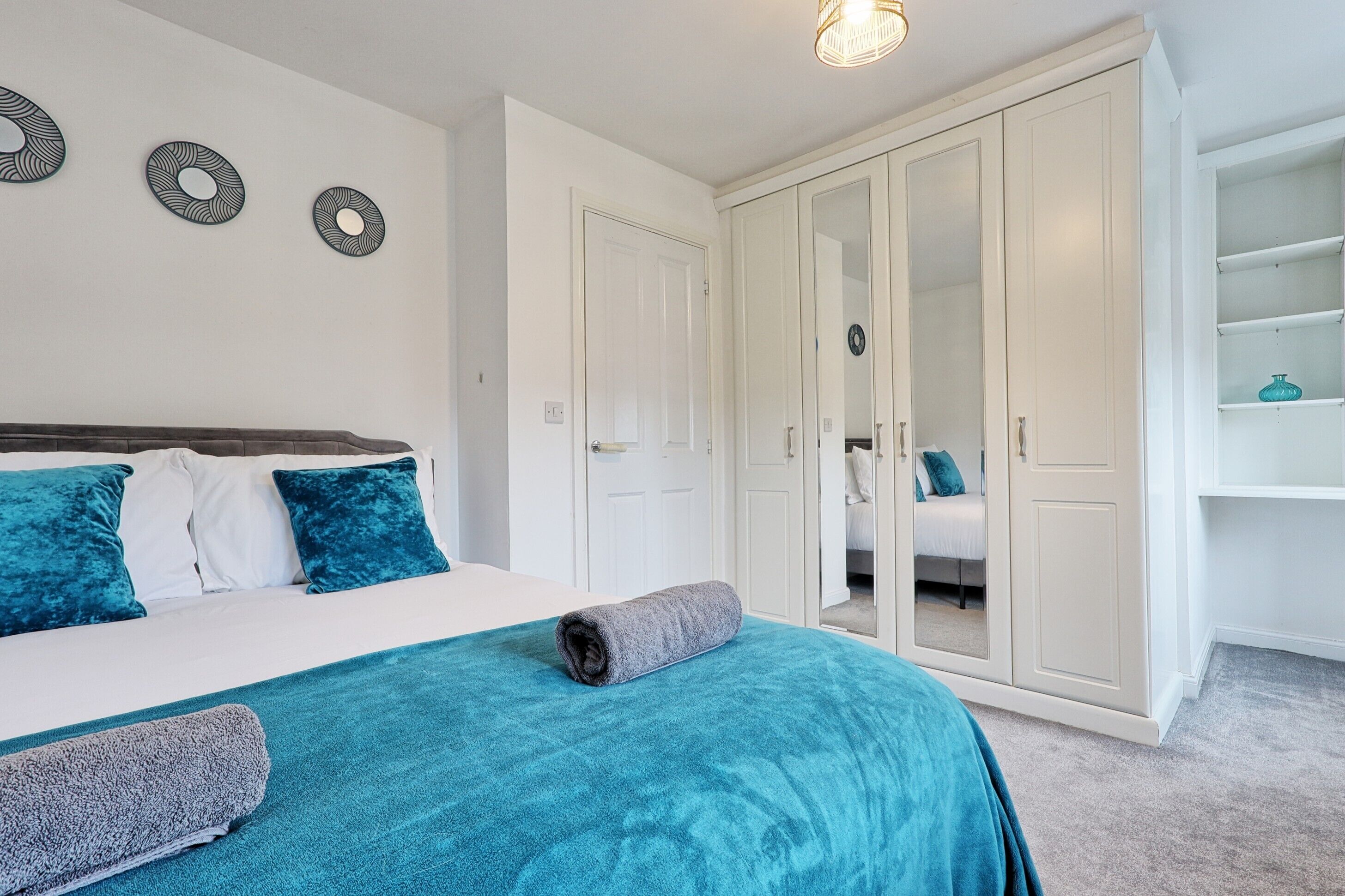 Ferros/tábuas de passar roupa, Wi-Fi, roupa de cama