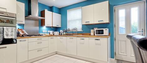 Microwave, oven, stovetop, dishwasher