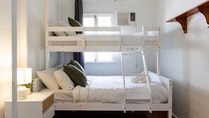 Room - Charming Cottage Stay (South Townsville)