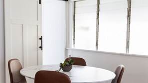 Dining - Charming Cottage Stay (South Townsville)