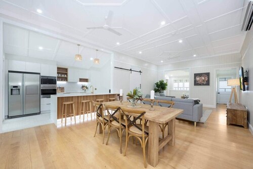 Grand 4BR Queenslander on Harold – Sleeps 7