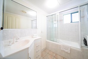 Towels - Beachfront Unit on The Strand (North Ward)