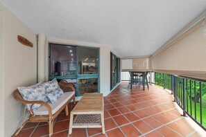 Interior - Modern Retreat by the Beach (North Ward)