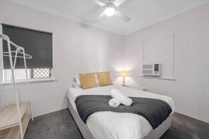 WiFi - Spacious Home in Garbutt (Garbutt)