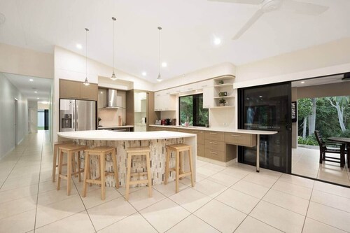 Spacious Family Retreat w/ Pool