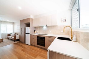 Microondas, horno, parrilla de estufa y lavavajillas 