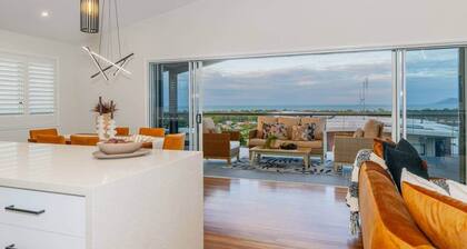 Luxury 6-Bedroom Oceanview Escape