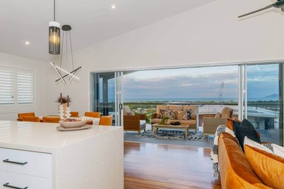 Luxury 6-Bedroom Oceanview Escape