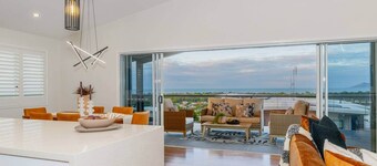 Luxury 6-Bedroom Oceanview Escape