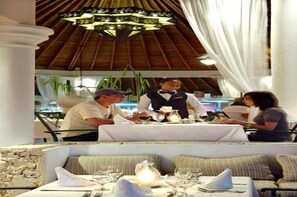 Restaurant - Tropical Stays (Puerto Plata)