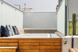 Exterior - Local Co (Mexico City)