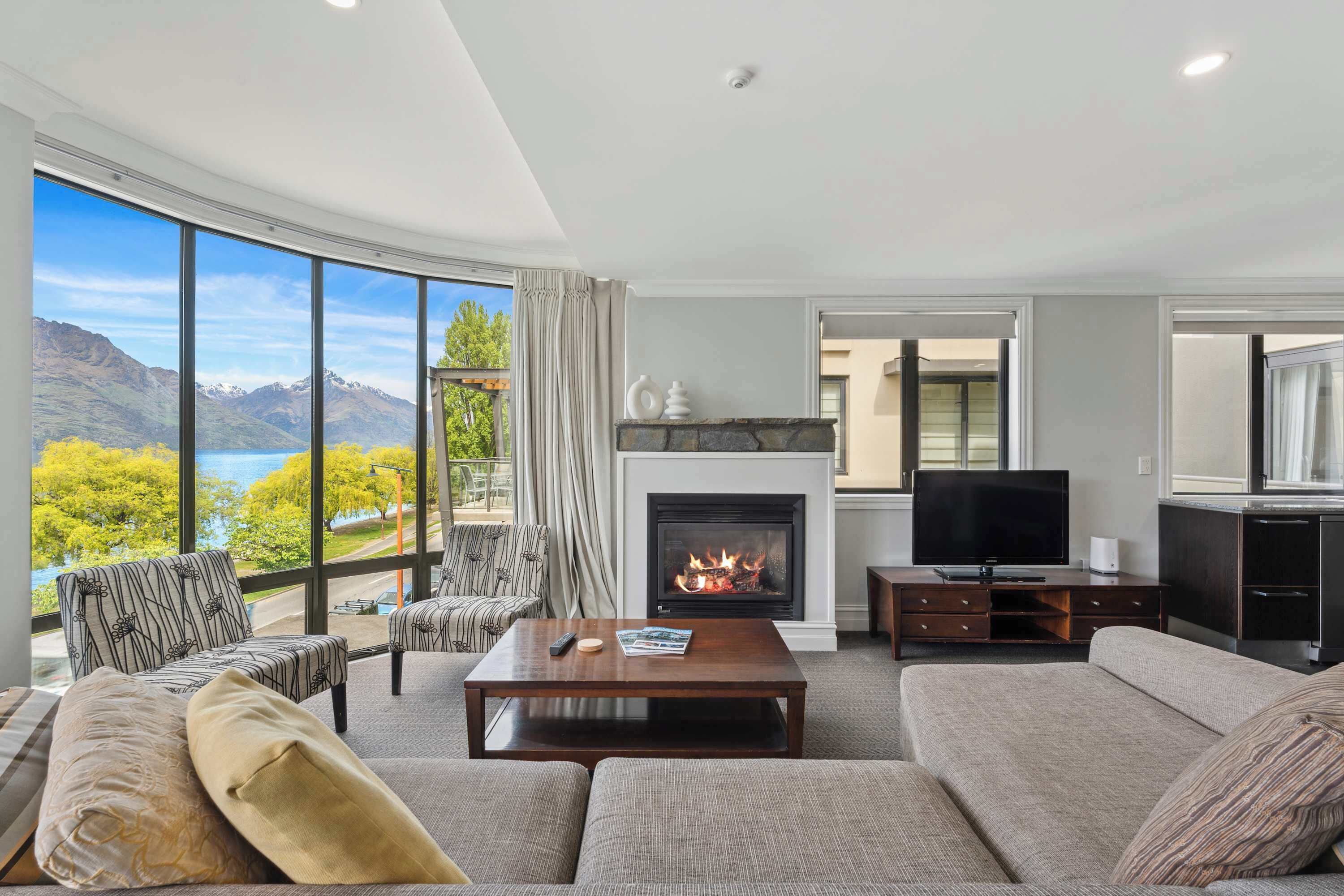 TV, fireplace, offices