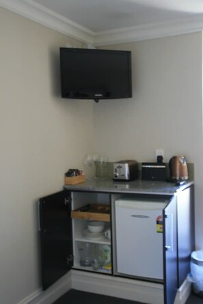 Interior - Lakefront Central Studio, walk to town! (Queenstown)