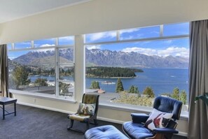 Interior - The Biggest & Best Views, 3 Bedrooms, Walk To Town (Queenstown)