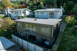 Exterior - Beauty 2 Bedroom, 2 Bath, Walk To Town, Views! (Queenstown)