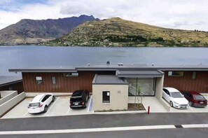 Exterior - Lakeside Diamond, Modern Luxury Apartment (Queenstown)