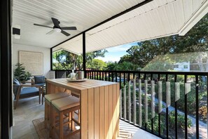 Outdoor dining - Newly Remodeled, Naples Escape 2 Kings, Pickleball (Naples)