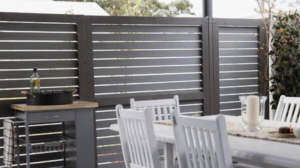 تناول الطعام بالخارج