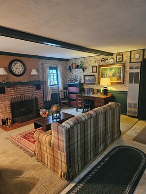 Living area - Cozy Crivitz Cabin on Snowmobile Trail (Crivitz)