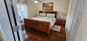 4 bedrooms, desk, iron/ironing board, free WiFi