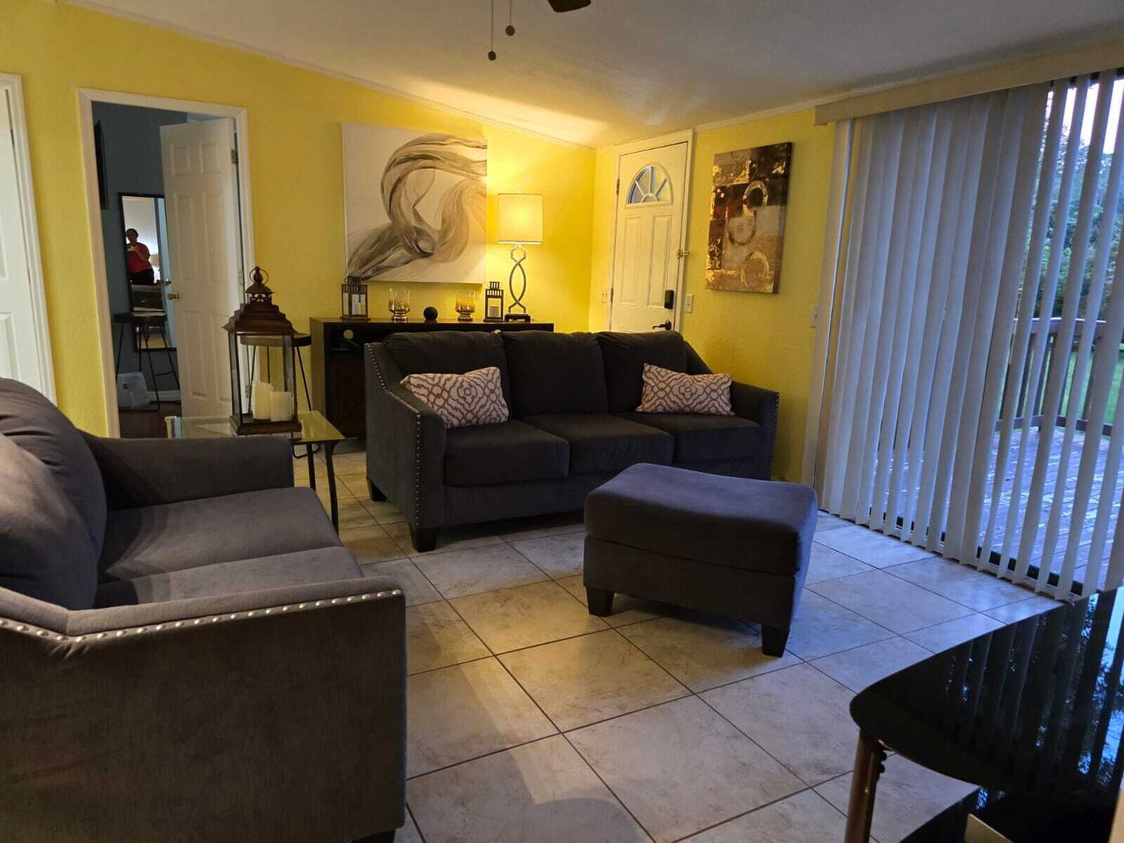 Spacious 4-bedroom Mobile Home 7 Min Away From Wec, Minutes From Downtown & Hits - Florida