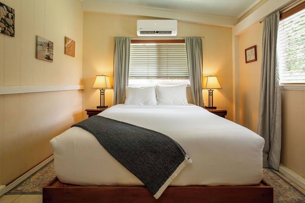 Strykejern/-brett, internettilgang og sengetøy