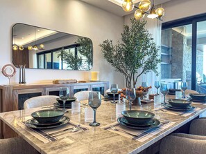 Dining - Alvar Luxury 3 BR + Golf & Beach & Private Hot Tub (Cabo San Lucas)
