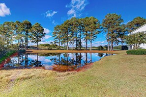 Property grounds - Golf Course Views & Pool: Myrtle Beach Retreat (Myrtle Beach)