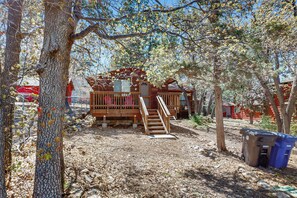 Exterior - 7 Mi to Ski Resorts: Dog-Friendly Sugarloaf Cabin (Sugarloaf)