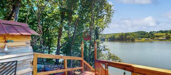 Hot Tub + Fire Pit: Lakeside Getaway, Dogs Welcome